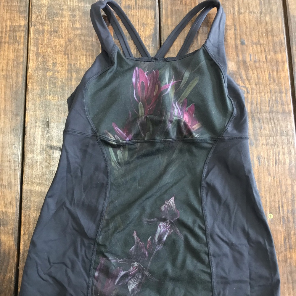 EUC Lululemon tank size 4